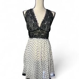 Chic Black Lace Polka Dot Chemise